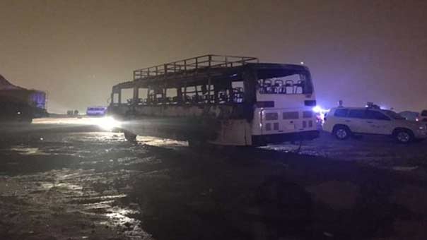 عمال &rsquo;بن لادن&rsquo; يحرقون ممتلكات للشركة احتجاجاً على تأخر صرف رواتبهم