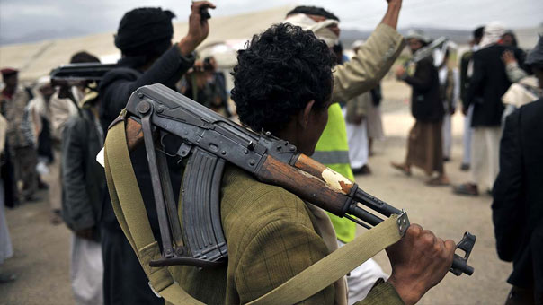 الجيش اليمني يصد هجوماً واسعاً على الجوف.. وطائرات العدوان السعودي تواصل قصف المساجد