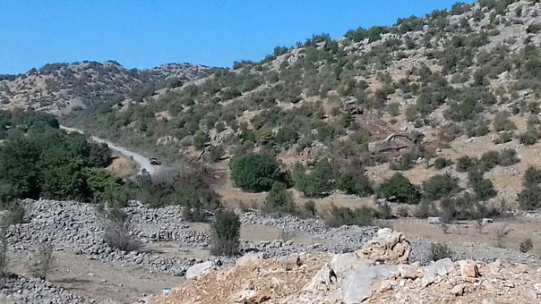 جرافات عسكرية معادية ترفع سواتر ترابية وتشق طرقات فرعية مقابل بركة وفي جبل الشحل داخل مزارع شبعا