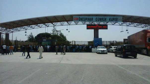 مقتل 45 مسلحًا لـ&rsquo;الجيش&rsquo; الحر&rsquo; في تفجير انتحاري على معبر أطمة الحدودي بين سوريا وتركيا