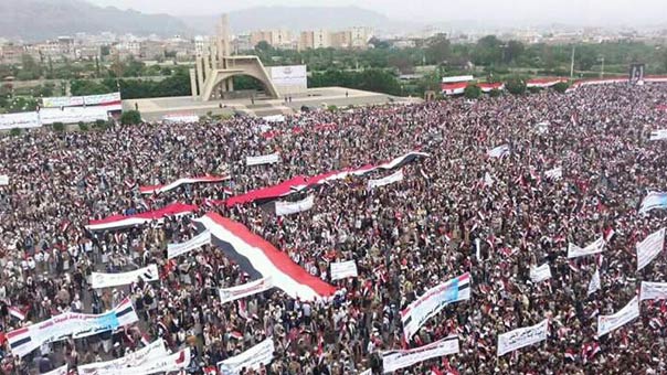 الصمّاد أمام الملايين في ميدان السبعين: يدنا ممدودة للسلام لا للاستسلام.. وتشكيل الحكومة اليمنية قريبًا