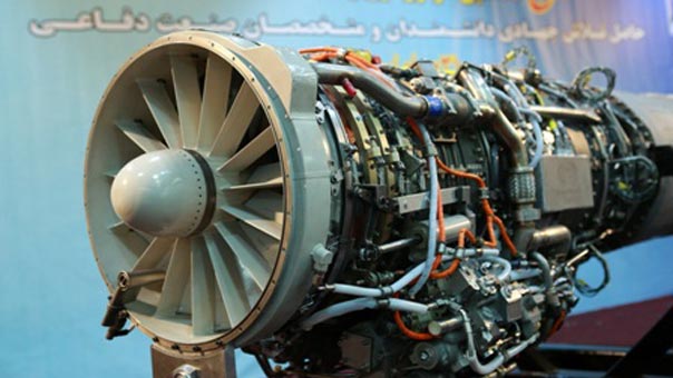 في يوم الصناعة الدفاعية.. إيران تعرض أول محرك توربيني نفاث للطائرات من صناعتها الوطنية