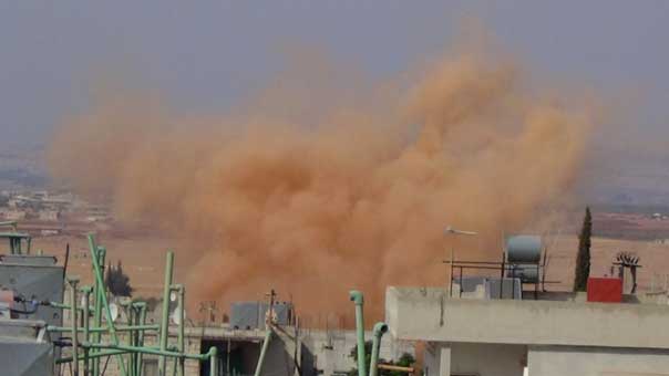 بالصور: المجموعات المسلحة تستهدف المدنيين وصهاريج المياه في بلدتي كفريا والفوعة المحاصرتين