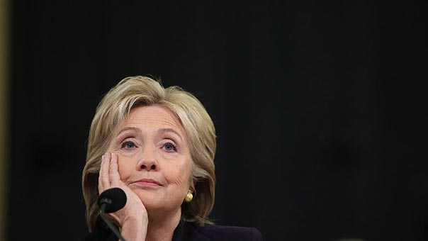 الـ&rsquo;أف.بي.آي&rsquo; يكشف معلومات حساسة عن قدرات كلينتون الذهنية: تعرّضت لارتجاج دماغي وفقدان جزئي للذاكرة