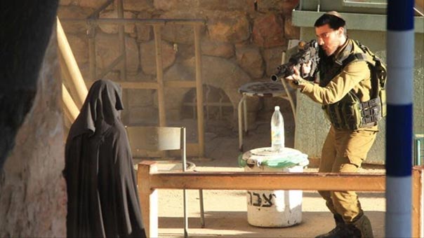 جديد العنصرية الصهيونية: &rsquo;شهادات تقدير &rsquo;للجنود القتلة.. واعتذارٌ شكلي لذوي الضحايا الفلسطينيين؟!