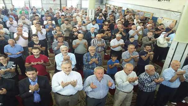 خطباء العيد: لضرورة التمسك بالوحدة الوطنية والعيش المشترك في مواجهة التكفير