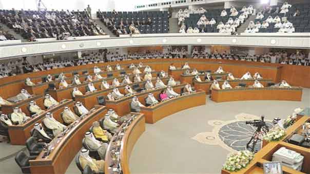 حل البرلمان الكويتي: تحديات أمنية.. أم نفطية؟