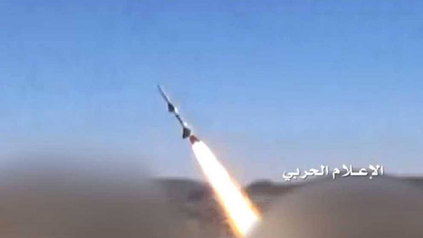 صاروخان باليستيان يدكان المعسكرات السعودية في نجران وإحباط محاولة تقدم في شبوة