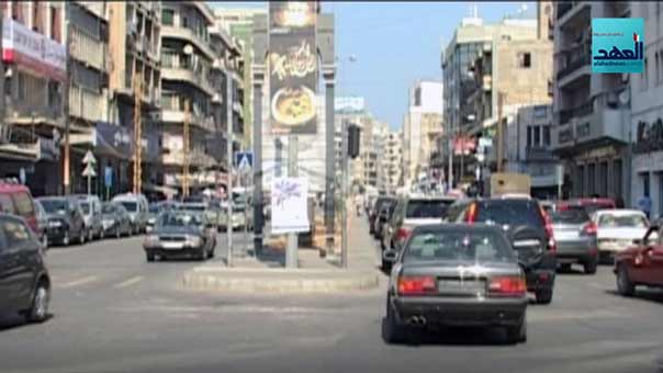 صورة الشهيد رفيق الحريري أزيلت عن الطريق الدولية بعكار بعد أن تعرضت للتمزيق