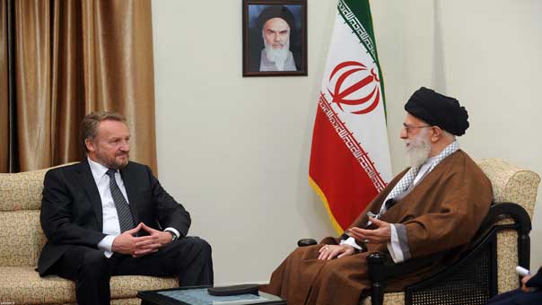 الإمام الخامنئي يستقبل الرئيس البوسني ويؤكد أن التحالف الغربي لا ينوي استئصال الإرهاب