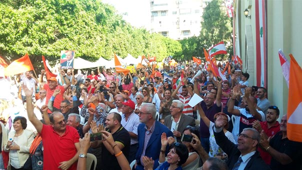 بالصور: احتفالات &rsquo;عونيو الحارة&rsquo; .. من الضاحية الى بعبدا