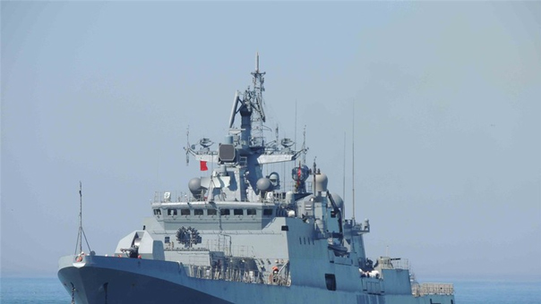 سفينتان حربيتان روسيتان لتعزيز الأسطول قرب السواحل السورية