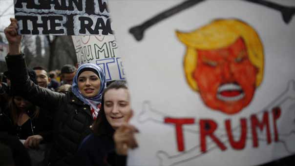 تظاهرات &rsquo;غاضبة&rsquo; تعم مختلف ولايات أميركا تنديدًا بفوز ترامب للَّيلة الثانية