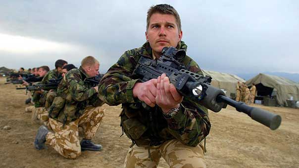 انفجار يهز أكبر قاعدة عسكرية أميركية في أفغانستان: 4 قتلى و14 جريحاً