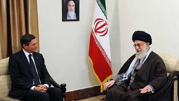 الامام الخامنئي: ندعو الدول المستقلة الى ايقاف العدوان على اليمن ووضع حد لمعاناة شعبه