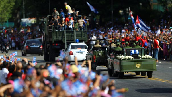 كوبا في الوداع الأخير لزعيمها التاريخي.. تمسك بالمبادئ وسير على الخطى