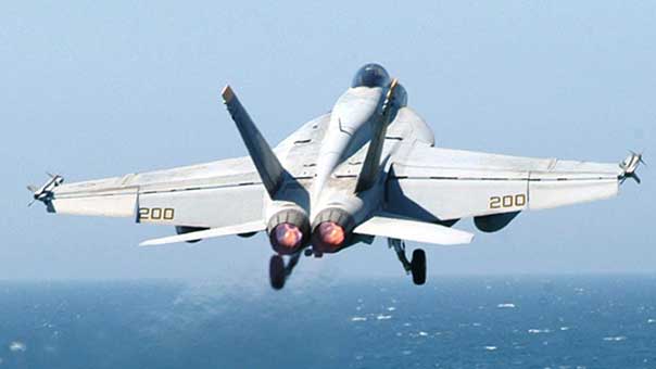 فقدان طيار أميركي بعد سقوط مقاتلته في البحر قبالة ساحل اليابان