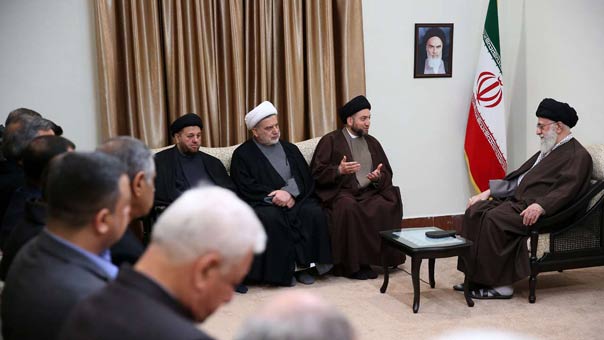 الإمام الخامنئي: لا يجب الوثوق بالامريكيين اطلاقا ولا يجب الانخداع بابتساماتهم