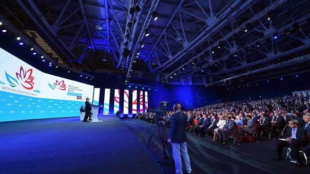 بوتين: الإرهابيون أنشأوا تشكيلات مسلحة كبيرة وزودوها بالأسلحة الحديثة بما في ذلك غربية الصنع