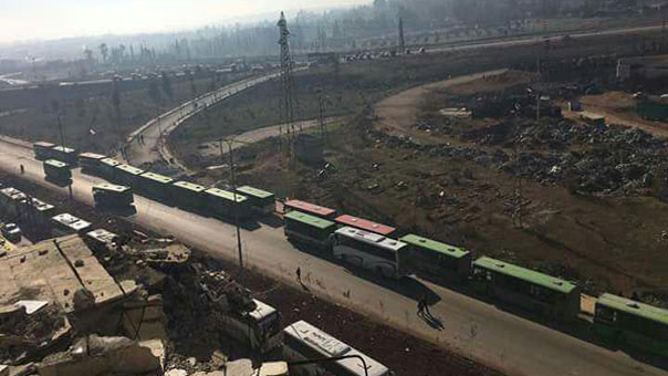 استئناف عملية إجلاء المدنيين من بلدتي الفوعة وكفريا باتجاه ريف حلب الغربي