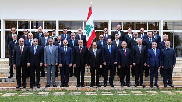  الحكومة تلتقط صورتها التذكارية في بعبدا وتعقد أولى جلساتها برئاسة عون