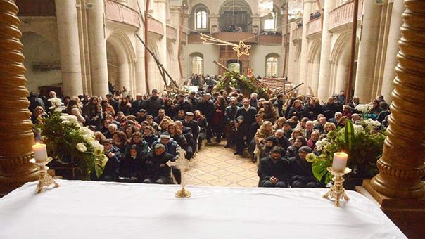 لأوّل مرّة بعد هزيمة المجموعات التكفيرية في حلب.. أهالي المدينة يحتفلون بالميلاد