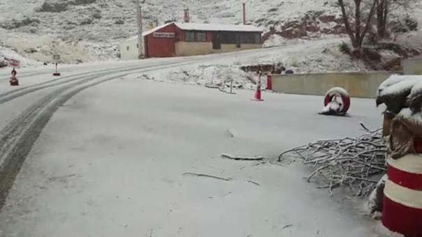 طقس لبنان: أمطار غزيرة وعواصف رعدية وإنخفاض بالحرارة وثلوج على 800م