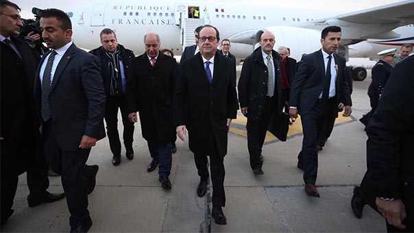 هولاند من بغداد: التحرك ضد الارهاب في العراق يساهم في حماية بلادنا من اعمال ارهابية