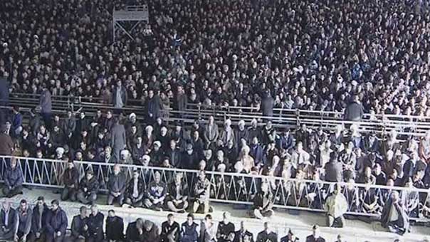 بموكب مهيب... إيران تودع آية الله رفسنجاني الى مثواه الأخير