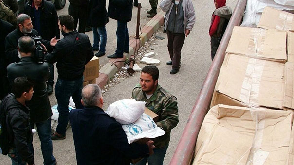 مساعدات إنسانية روسية لسكان مدينة حلب السورية