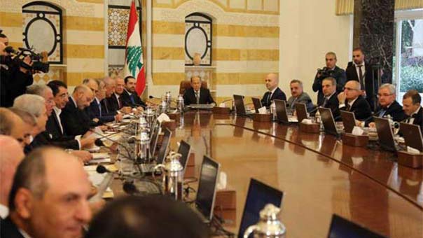 الحكومة التأمت في بعبدا.. وعون أبلغ الوزراء بزيارة قريبة الى مصر والاردن