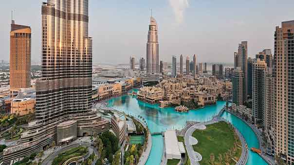 انعكاس سيّء لأزمة النفط على أبوظبي وخطط لتسريح آلاف العمال