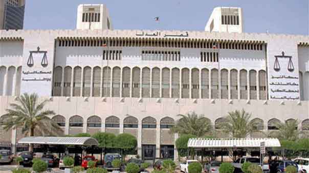 &rsquo;رايتس ووتش&rsquo;: نبيل رجب يواجه أحكامًا بالسجن 18 عامًا