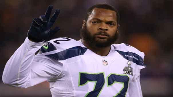 لاعب كرة قدم أمريكي يرفض زيارة الأراضي المحتلة: أمشي على نهج محمد علي كلاي