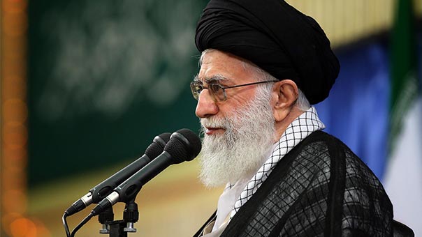 الإمام الخامنئي: اذا أردنا ردع العدو فما علينا إلا اظهار نقاط القوة أمامه
