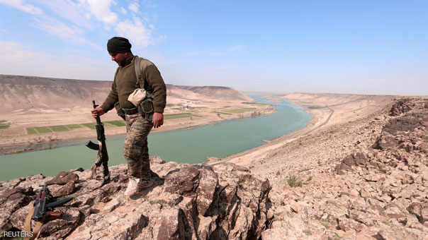 قوات سوريا الديمقراطية&rsquo; تعلّق القتال عند سد الفرات لدخول فنيين لإصلاحه