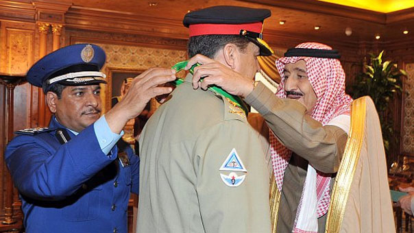 بعد فشلها في اليمن .. السعودية تبيع قيادة العدوان لباكستان!