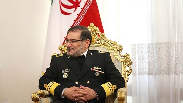 الأدميرال شمخاني: استخدام الولايات المتحدة للقنابل غير التقليدية لن يعزز أمنها القومي