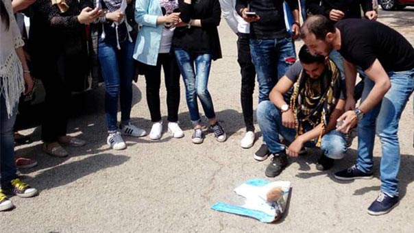 إحراق علم كيان العدو في الجامعة اللبنانية في طرابلس تضامناً مع الأسرى