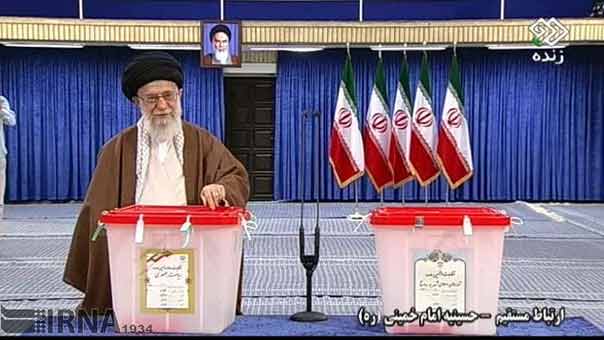 الانتخابات الرئاسية الايرانية انطلقت بزخم كبير منذ اللحظات الاولى..والامام الخامنئي: السيادة الشعبية والمشاركة الجماهيرية الفاعلة نعمة كبرى