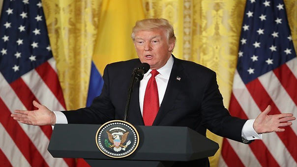 ترامب يرد على خصومه بسلاحهم ويعتزم التحقيق في تعامل أوباما مع معلومات سرية  