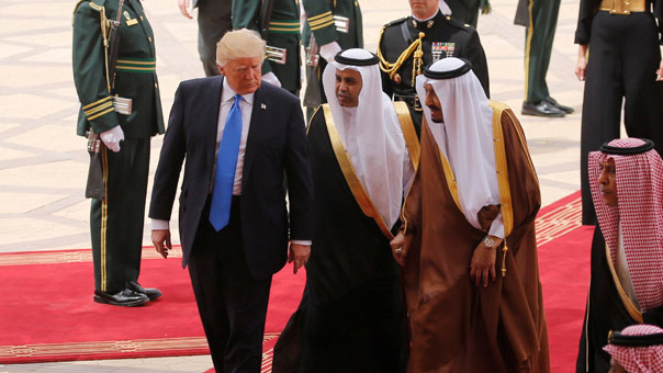قمم الرياض: استقواء الضعيف بالضعيف
