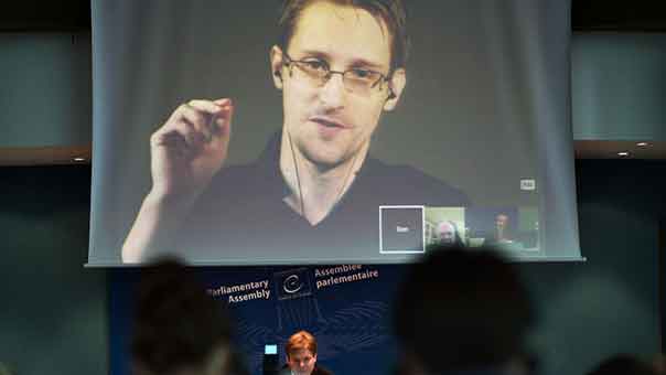 سنودن يشن هجوماً لاذعاً على ترامب