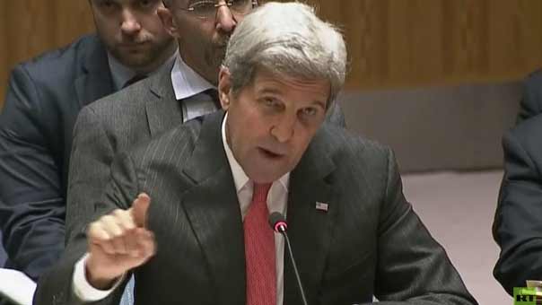 كيري ينتقد ترامب ويصفه بالجاهل