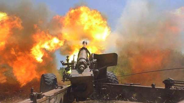 وابِلُ نيرانِ الجيش السوري يفتَحُ  في الجنوب على مسلحي درعا