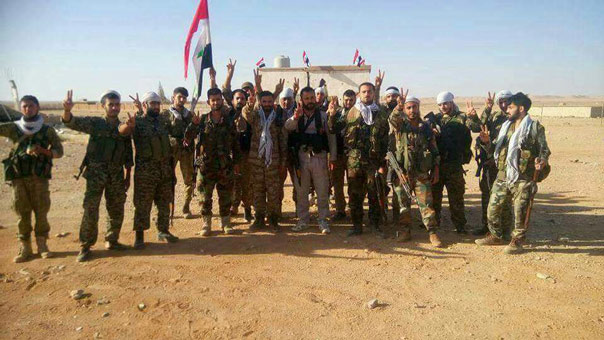 القوات السورية والعراقية تلتقيان في نقطة حدودية شمالي شرق التنف