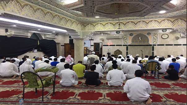 بالصور: أهالي العوامية يحيون ليالي القدر برغم الحصار والاستهداف