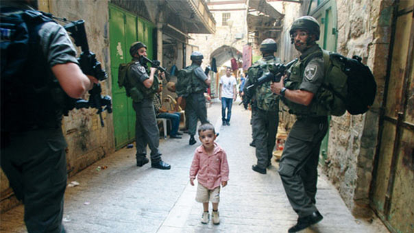 أسواق الخليل العتيقة .. تدفع ثمن تضييق الاحتلال وعربدة مستوطنيه