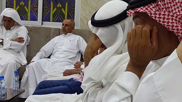 السلطات السعودية تمنع أهالي الشهداء من إقامة عزاء لهم