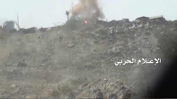 الجيش اليمني يستهدف مبنى قيادة حرس الحدود السعودي خلف ذات المنفذ موقعًا قتلى